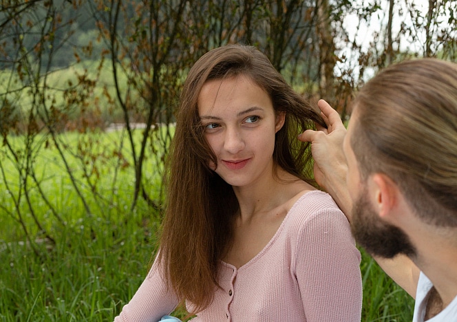 Lovers Get an Orgasm Outdoors